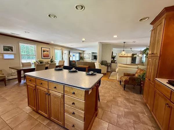 Chelmsford, MA 01824,14 Abbott Ln.