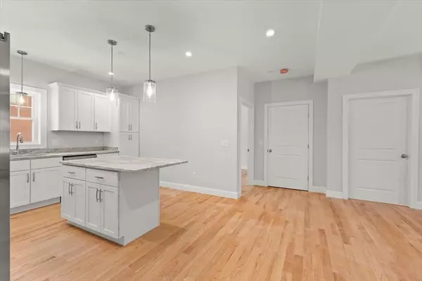 Taunton, MA 02780,46 Harrison St #2