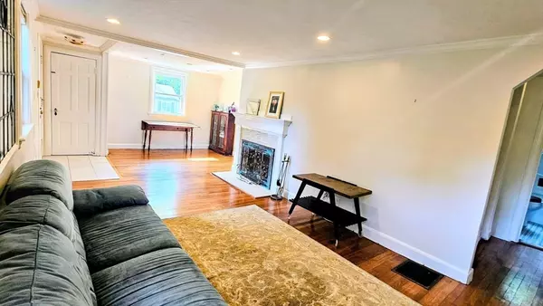 Newton, MA 02461,250 Woodcliff Rd