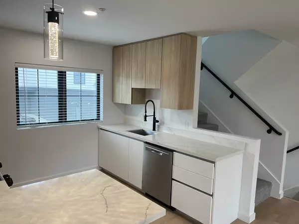 Mansfield, MA 02048,194 Rumford Avenue #2