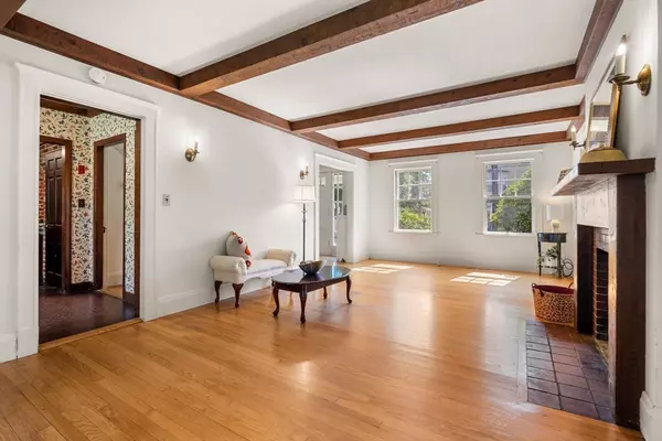 Marblehead, MA 01945,36 Rockaway Ave