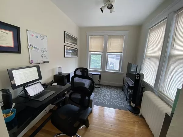 Brookline, MA 02446,77 Parkman Street #4