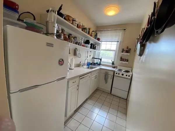 Brookline, MA 02446,77 Parkman Street #4