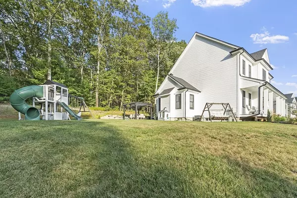 Grafton, MA 01519,18 Clearview Street