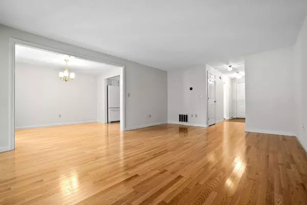 Danvers, MA 01923,57 Village Post Rd #57