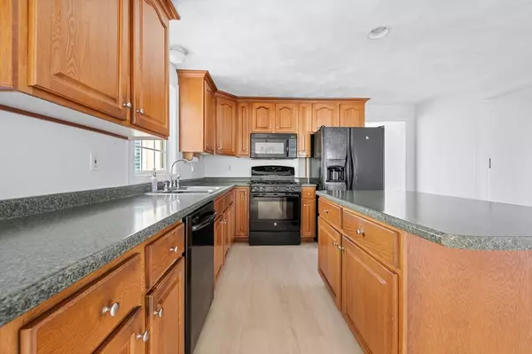 Holliston, MA 01746,30 Arthur St