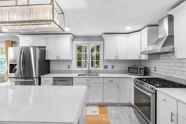 Falmouth, MA 02536,306 Trotting Park Rd