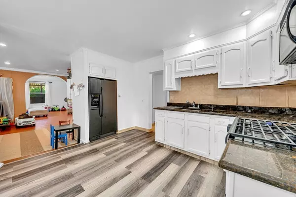 Hudson, MA 01749,56 Park St