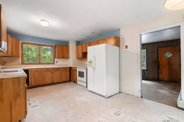 Ashland, MA 01721,107 Olive St