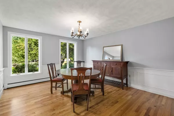 Medfield, MA 02052,1 Pueblo Rd