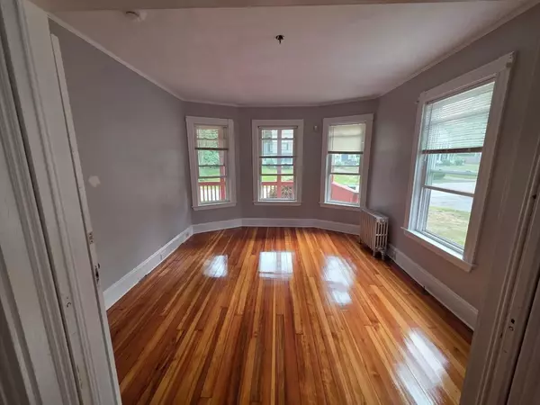 Bridgewater, MA 02324,318 Summer St #1
