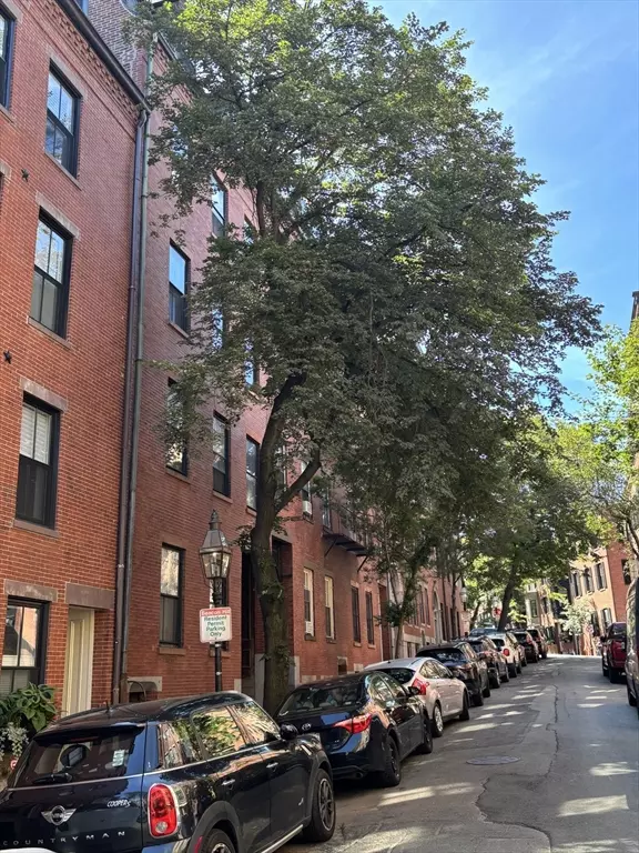 59 W Cedar Street #6, Boston, MA 02114