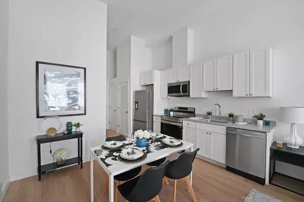 Fall River, MA 02721,403 Division Street #17