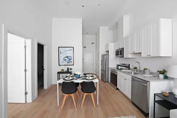 Fall River, MA 02721,403 Division Street #17