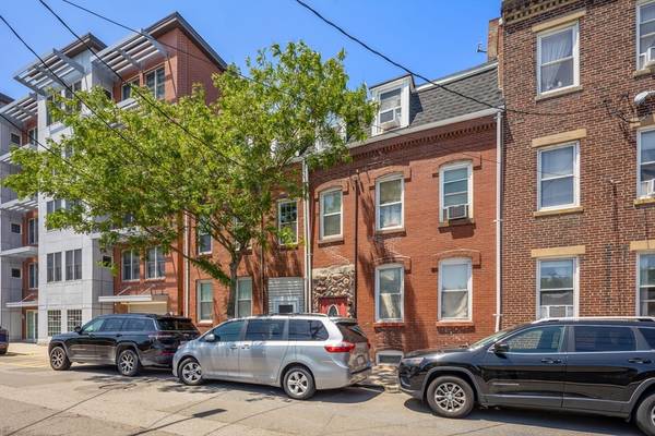 82 Bremen St, Boston, MA 02128