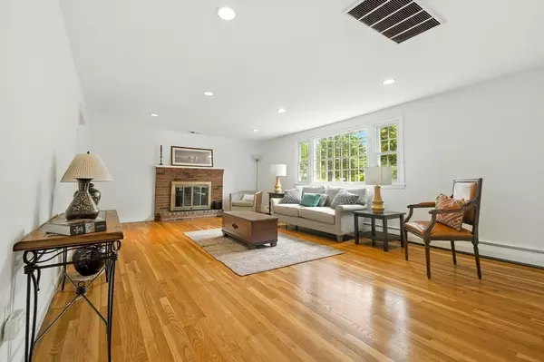 Acton, MA 01720,5 Brookside Circle