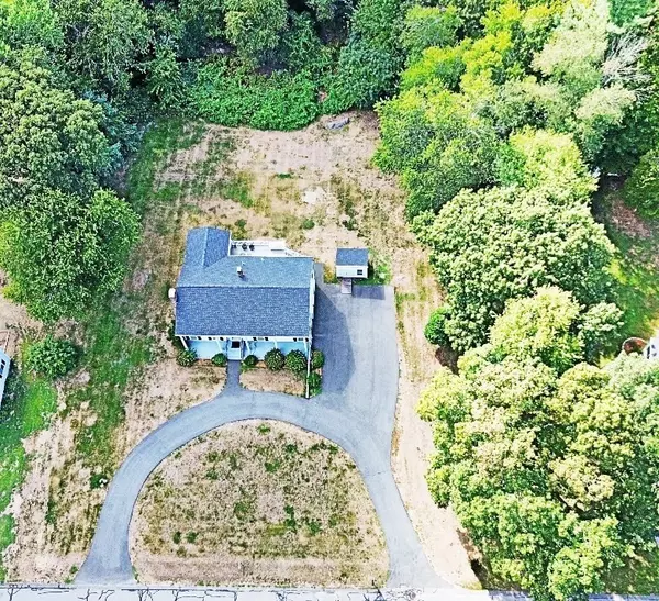 6 Weetamoe Dr, Freetown, MA 02702