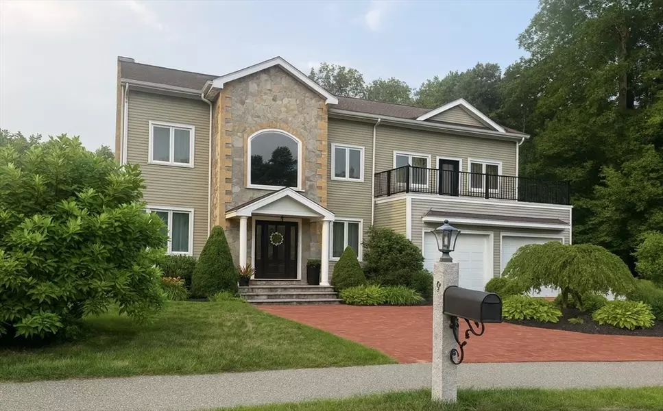 8 Wild Turkey Ln, Whitman, MA 02382