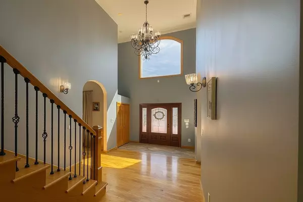 Whitman, MA 02382,8 Wild Turkey Ln