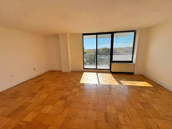 60 Longwood Avenue #801, Brookline, MA 02446