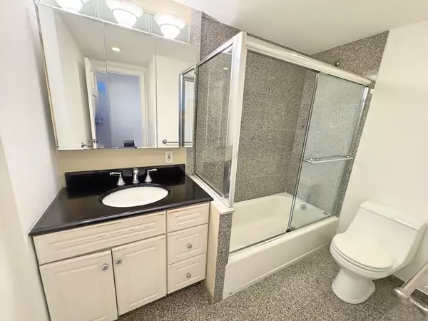 Brookline, MA 02446,60 Longwood Avenue #801