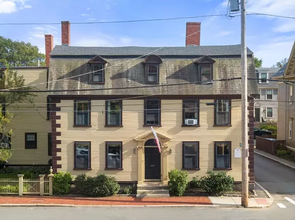 Salem, MA 01970,81 Essex St #1
