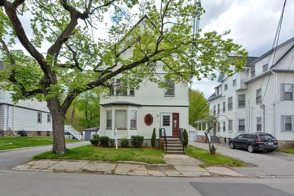 Taunton, MA 02780,61 Prospect St #1