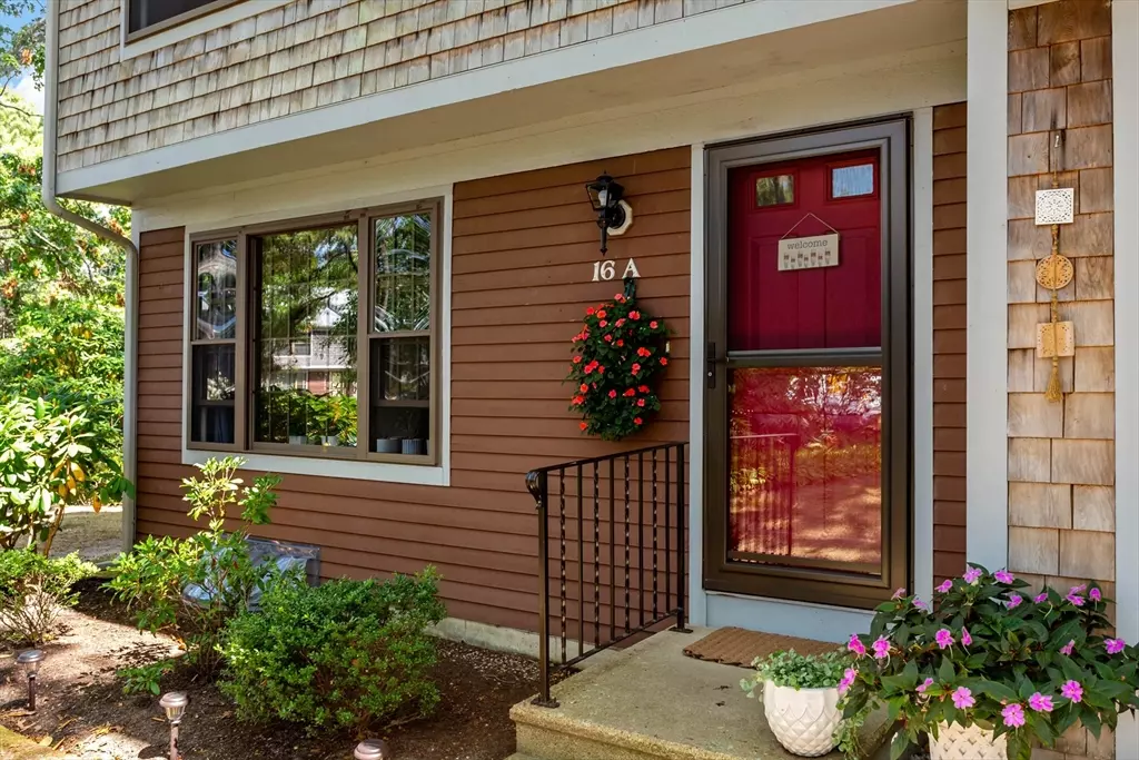 Mashpee, MA 02649,195 Falmouth Rd #16A