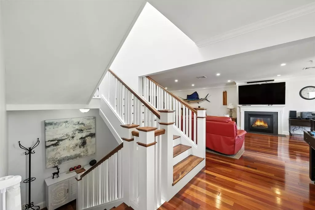 Hull, MA 02045,15 Park Ave #307