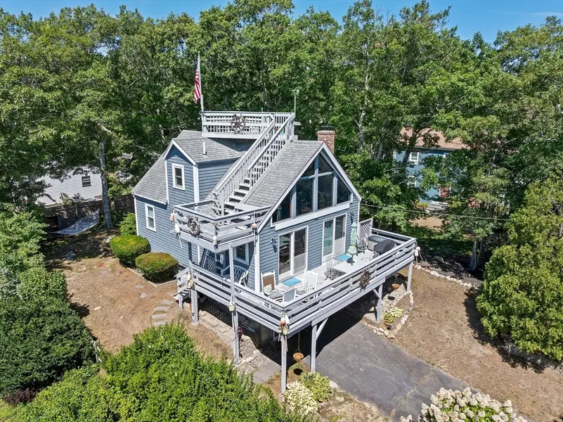 135 Shore Dr, Plymouth, MA 02360