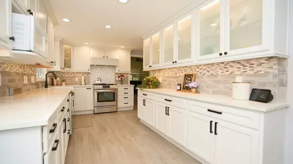 Franklin, MA 02038,488 Maple Street