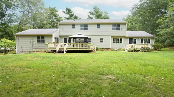 Franklin, MA 02038,488 Maple Street