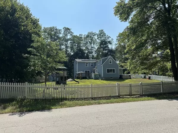 Chelmsford, MA 01824,33 Dunstan Rd