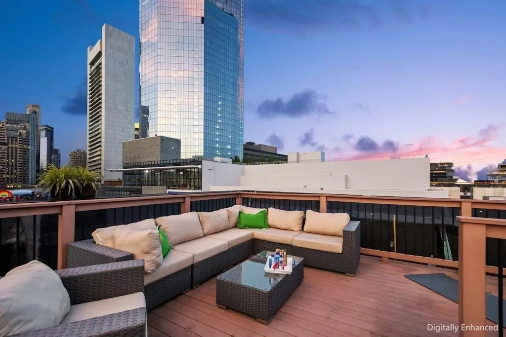 Boston, MA 02111,717 Atlantic Ave #8B