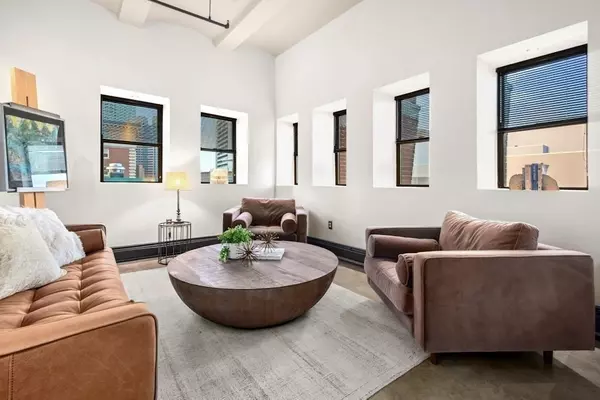 Boston, MA 02111,717 Atlantic Ave #8B