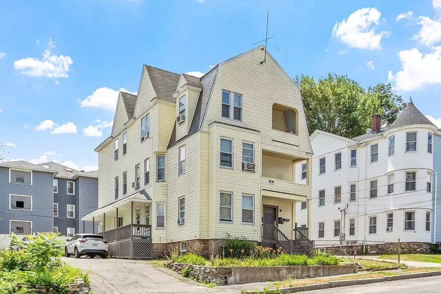 11 Mattson Ave, Worcester, MA 01606