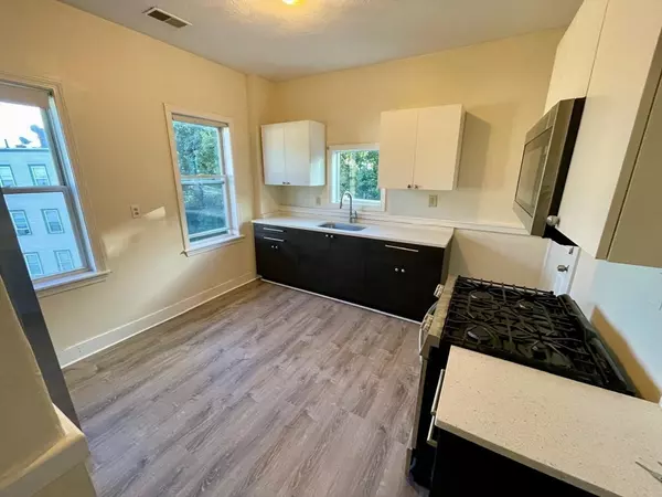 Boston, MA 02121,6 Calder Street #3