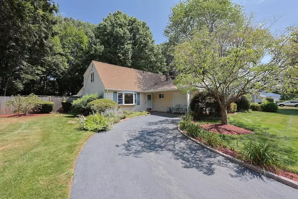 Holliston, MA 01746,175 Westfield Dr