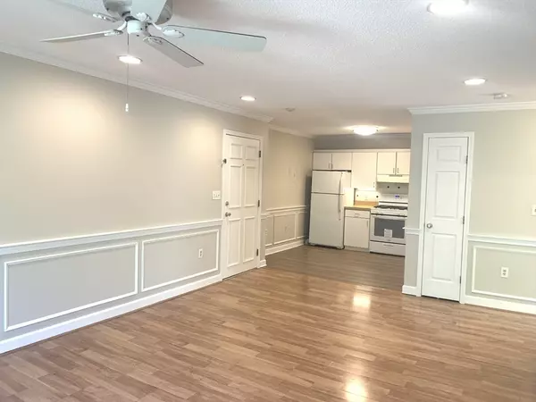 22 Kenmar Dr #202, Billerica, MA 01821