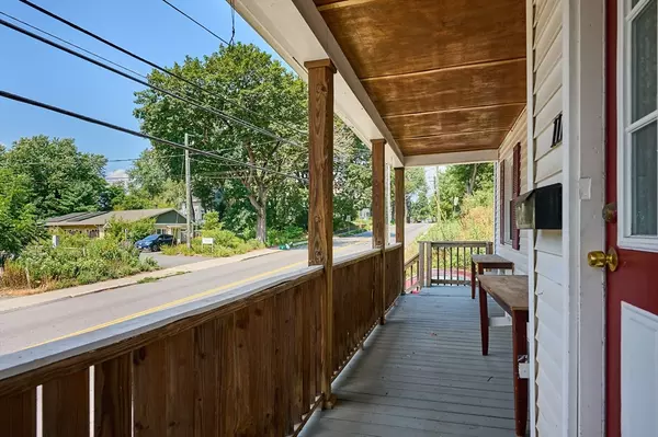Greenfield, MA 01301,111-113 Deerfield St
