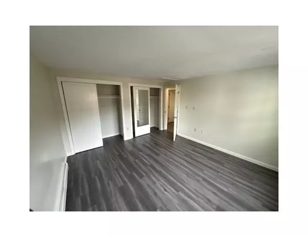 Cambridge, MA 02141,172B Charles Street #1