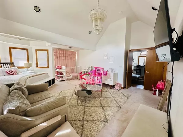 Waltham, MA 02453,110 High St #3