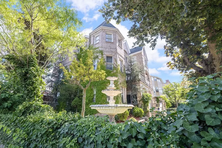 110 High St #3, Waltham, MA 02453