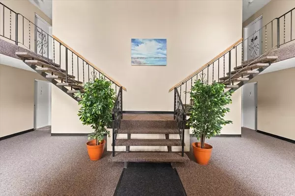 Weymouth, MA 02190,65 Fountain Ln #4