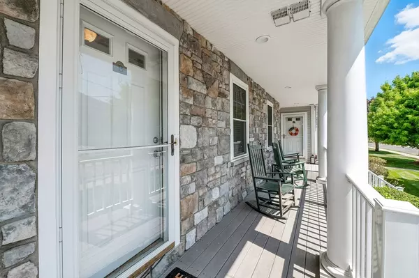 Stoneham, MA 02180,10 Pomeworth Street #B