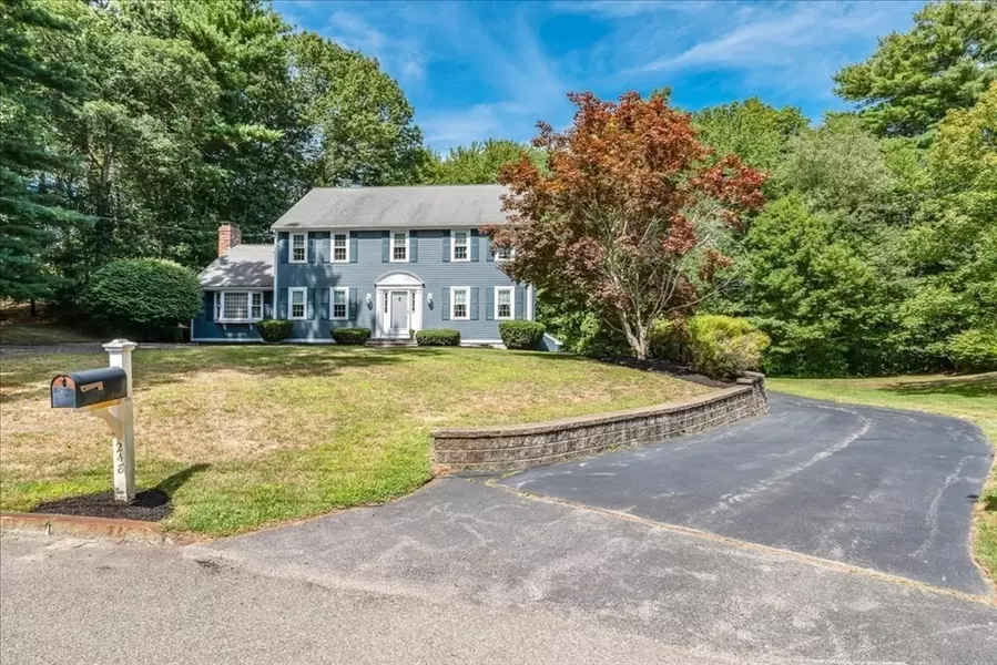 248 Larchmont Ln, Hanover, MA 02339