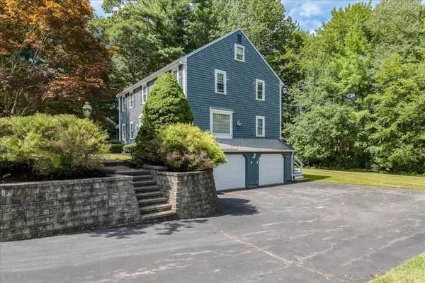 Hanover, MA 02339,248 Larchmont Ln