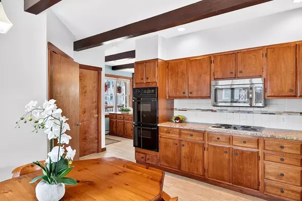 Provincetown, MA 02657,9 Bradford Street