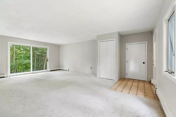 Lynnfield, MA 01940,29 Apple Hill Lane