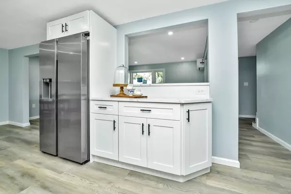 Randolph, MA 02368,10 Harriette Street N